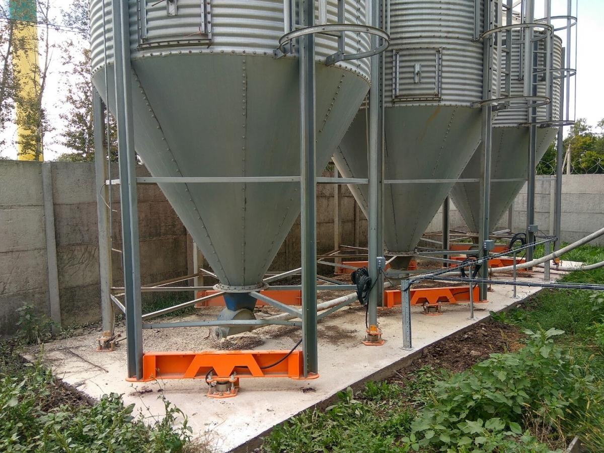 Бункер для комбикормов